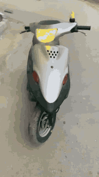 يوماها تسعه زروف صاله شهر طالعه من الوكيل الدراجه فول ومكوفل كفاله عامه اادراجه من الطول للطوله مكينه ما فتحوه كهربائي كله شغاله تواصل مازنجر على هذا الحساب او واتساب فق على هذا الرقم ***********
