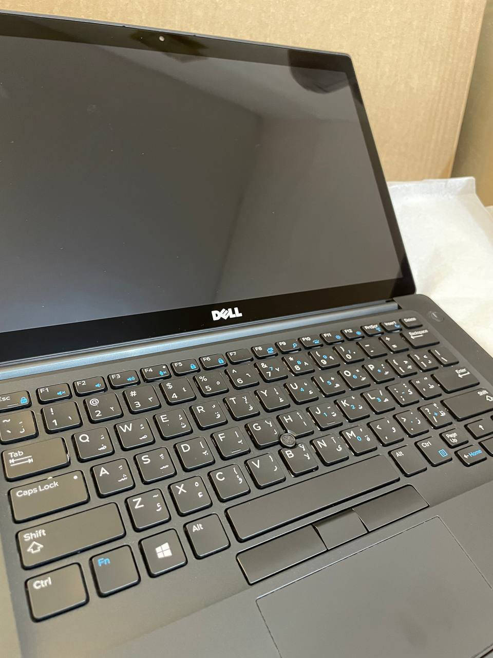 السلام عليكم 
لابتوب 7480 Dell مستخدم بنضافة عالية جدا 
خفيف الوزن سهل التنقل معالج قوي وشاشة لمس 

المواصفات 
المعالج Core i7 الجيل السابع 
الرام 8 كيكا 
الهارد 256 كيكا SSD
حجم الشاشة 14 انج بدقة FHD والشاشة لمس جميلة جدا 
كيبورد عربي انكليزي ضوئي 
يحتوي على كامرة + منفذ Type C + منفذ HDMI  
بطارية ليثيوم قوية من 2 الى 4 ساعات مع ضمان ساعة كاملة فما فوق 

ضمان باللابتوب لمدة اسبوع كامل استبدال في حال وجود أي خلل او عطل 

سعر اللابتوب 290 الف شامل التوصيل لباب البيت 

العنوان كربلاء المقدسة الحر حي العسكري بناية مجمع التراث الطبي مركز التواصل 

للطلب: ***********
