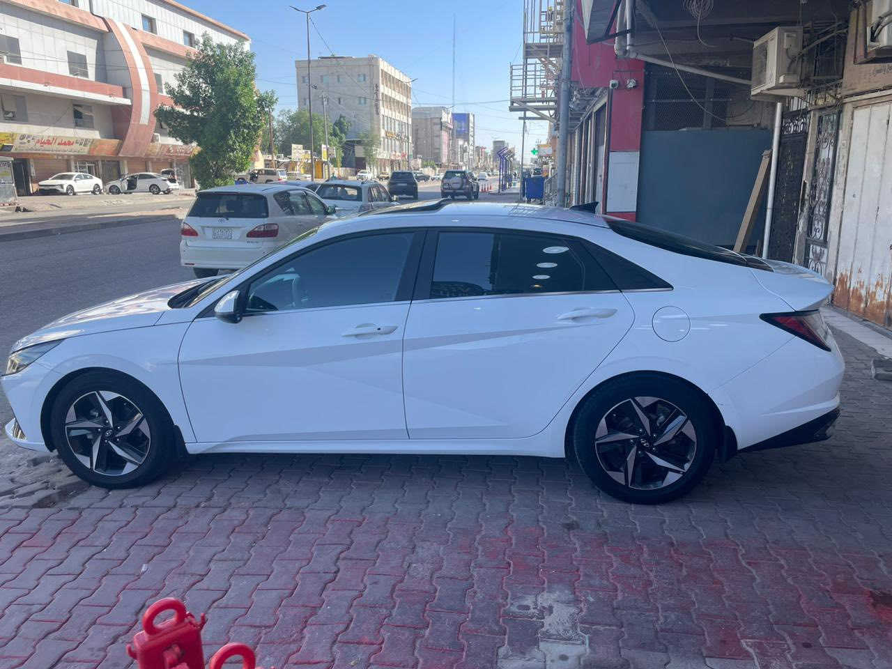 الانترا خليجي دوووش ماشيه 94 الف مكينه 200 بيه باب خلفي بارد وكارت ومفتوح والدوسه بيه صبغ والباقي كفاله سياره جاهزه من كلشي حداديه كله جديده 
مكان السياره بصره 14 تموز 
0770 706 0609
