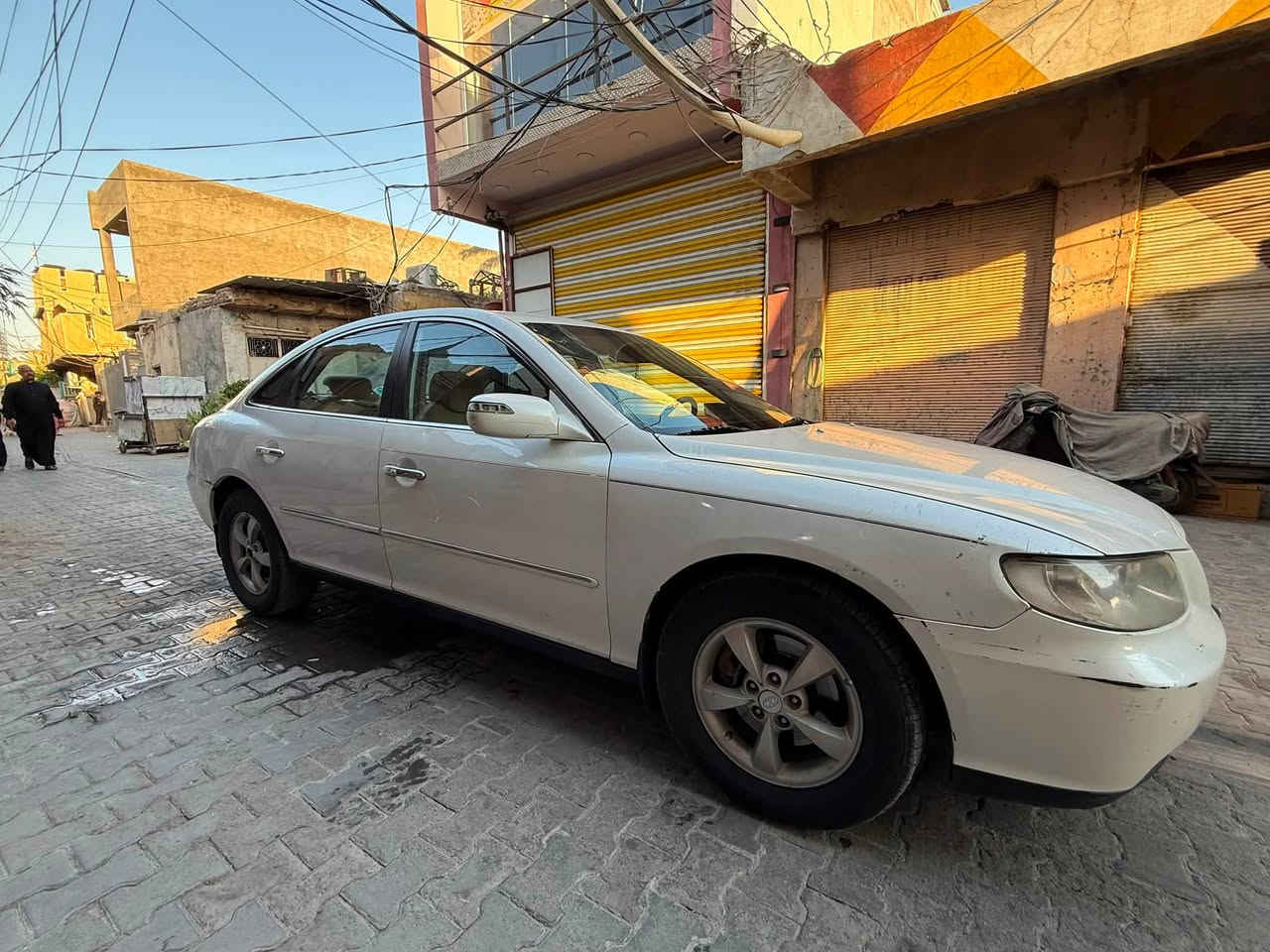 ***********
سيارة ازيرة
 2008 خليجي  مبدل جاملغ وباب اليمين  رقم بغداد سعرها ٨٠ مكاني بغداد مكينة ٢٧٠٠ تبريد صدر كير جديد تخم تاير جديد
