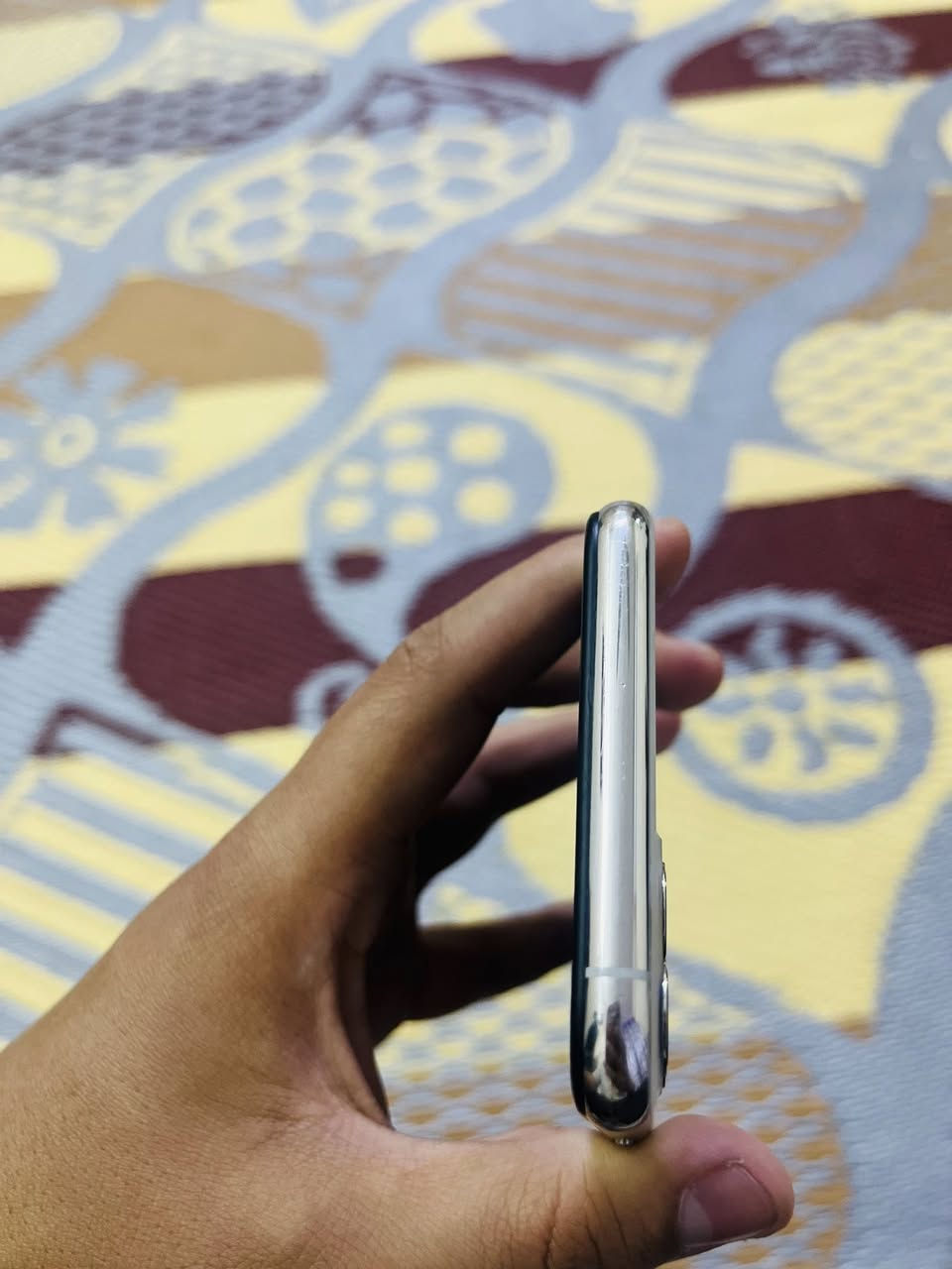 السلام عليكم جهاز ١١ برو ماكس للبيع نضيف جدا مبدل شاشة و بطارية ذاكرة ٢٥٦ بطارية ٩٥ فيس إيدي شغال السعر ٢٥٠ العنوان بغداد الرشاد الرقم *********** هاذ رقم واتساب فقط
