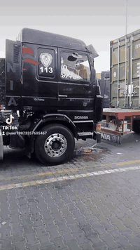 السلام عليكم شباب سكانيه مشلح113 مكينه سته كير خمسه بخمسه سنويه ل29 شرط ثاني يوم تحويل وسيارة تخم تأير هي وعربانتهه  السعر160, وبيهه مجال قليل رقم الجهاز ***********
