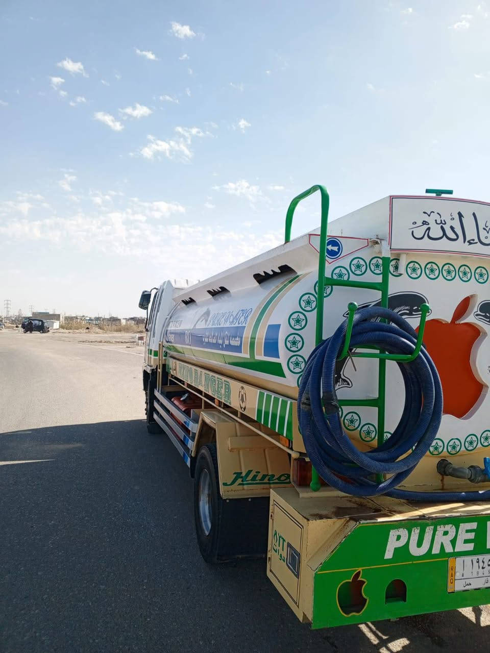 السلام عليكم سياره للبيع هينو مكينه 80 تبخر رقم ذي قار انجليزي حمل 8 طن سياره جاهزه للشغل سعر 150 وبيها مجال ***********
