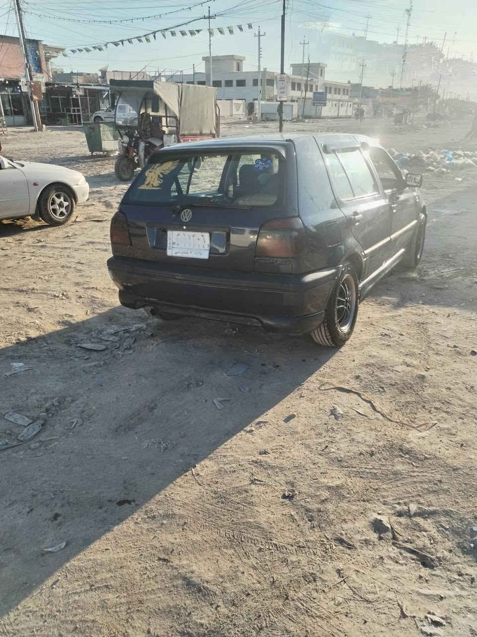 السلام عليكم كولف موديل 92 رقم بغداد    محرك 1800 كير عادي مكفولات تبريد شغال كهربائيات شغاله  سعر 40 وبيهه مجال عنوان بغداد بوب الشام رقمي ***********
