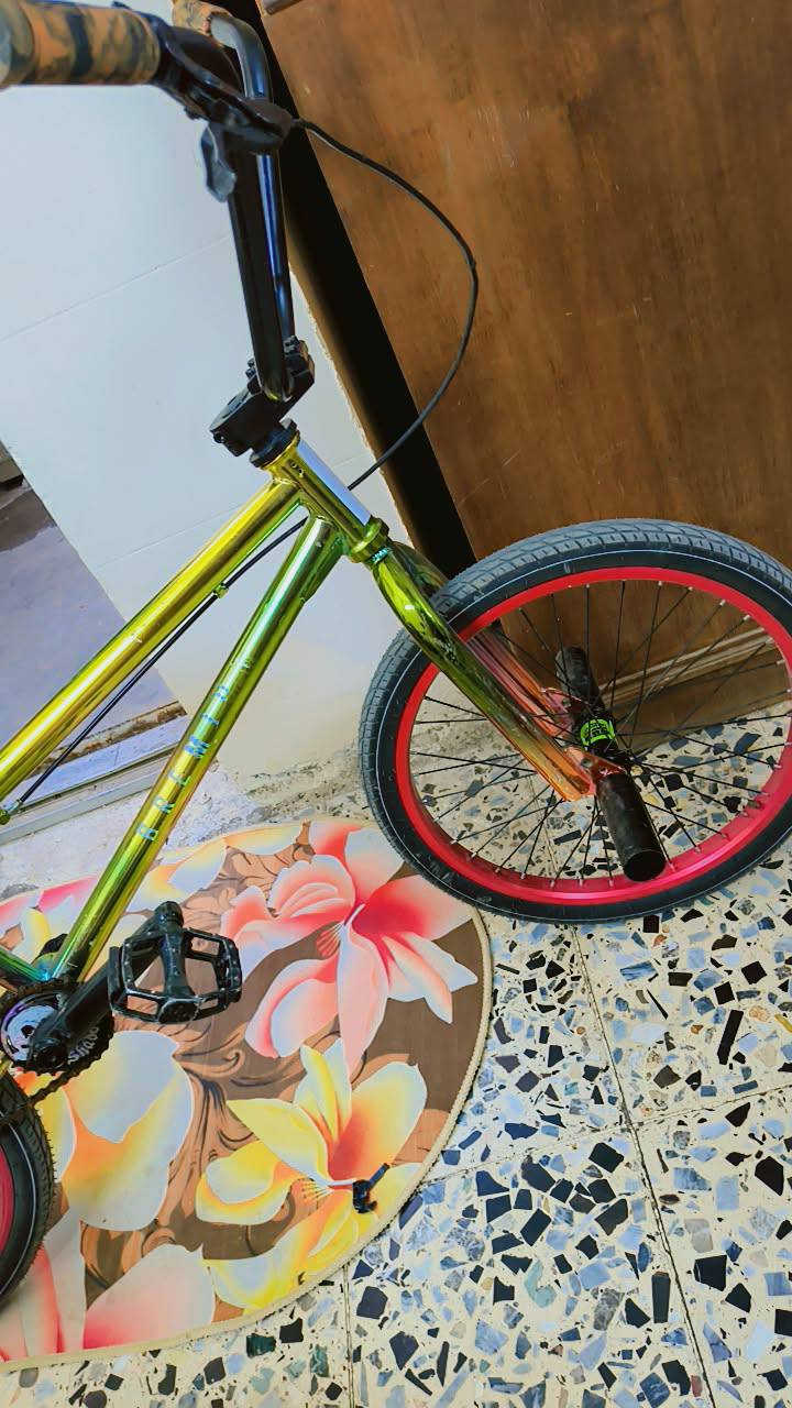 سلام عليكم ورحمة باسكل جيتي ربع لوان باسكل نضيف بدو صبغ باسكل كامل هذن تيرات عاديات تاير اصلي مل بلد مالته مل شركه تاير عريض باسكل كامل باقي تفاصيل عل وتساب او رقم هاتف📱 *********** ول سعر 100وبي مجال لطيبين وتيار موجود صوره له
