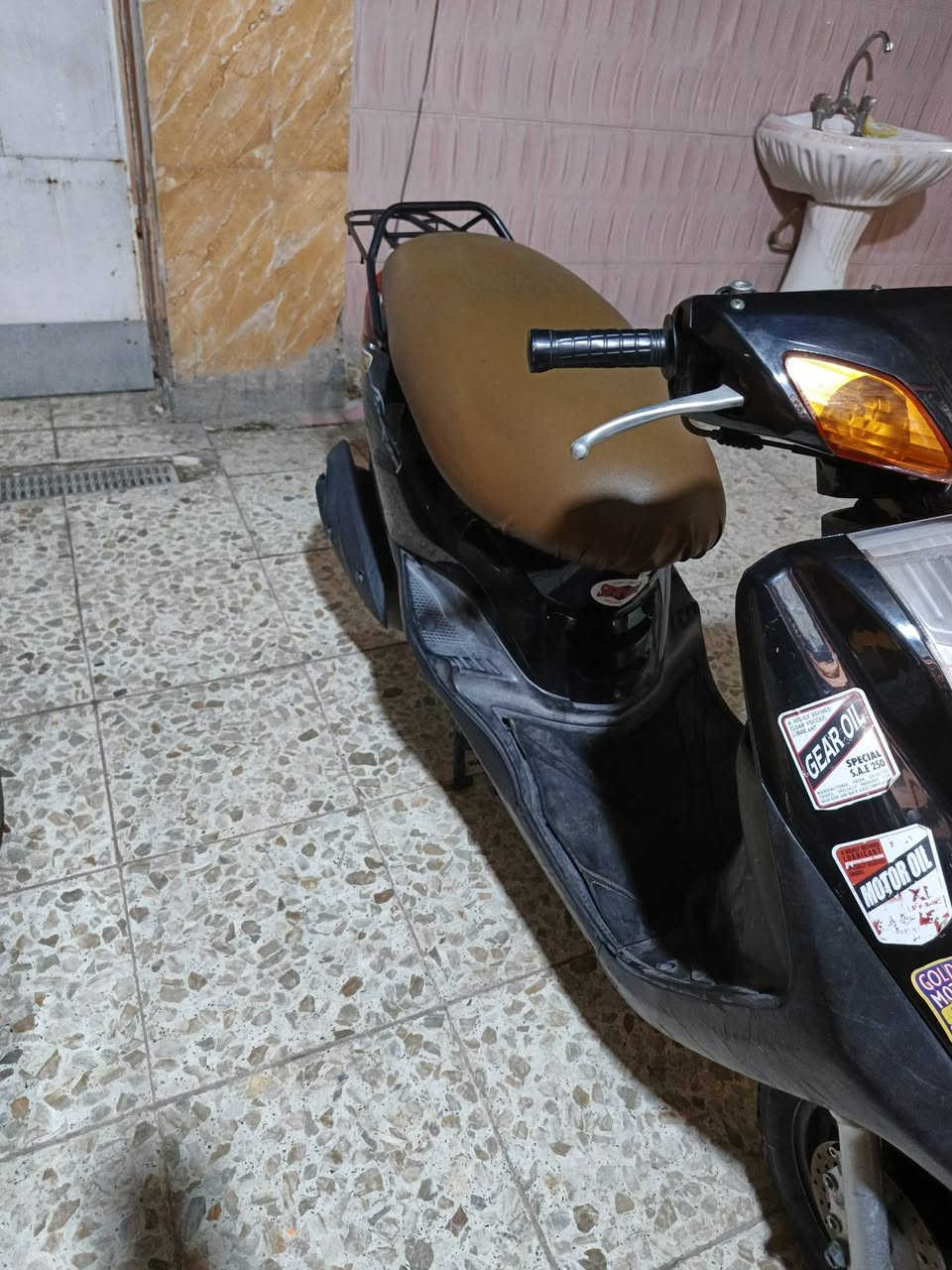 سلام عليكم اخوتي دراجه بريز نضافه اخت رنبه جديده مكينه مكفوله وهذا رقم لولد ***********
