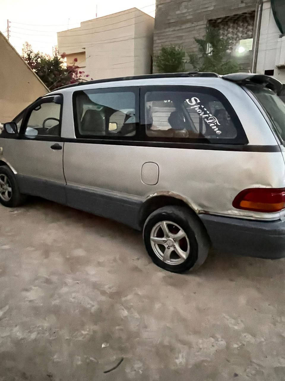 السَلٱمٌ عـَلـْيگمّ-ۈرحـْمّـٌة ٱللـّہ ﯙبُرگـّاتہ
بيع مستعجل
تيوتا بريفيا موديل 1996
يسرة بلادي 
سنوية لل27
رقم انبار مشروع وطني
تبريد شغال
گير ومكينة خير من الله
داخل يرادلة ترتيب

السعر 36 وبها مجال .

نقصها الستيرن ثگيل ما اعرف بور او مشط ما فحصتة وبيها ملاحضات 
للاستفسار خاص او اتصل *********** موجود بي واتساب
مكان السيارة بغداد الدورة
