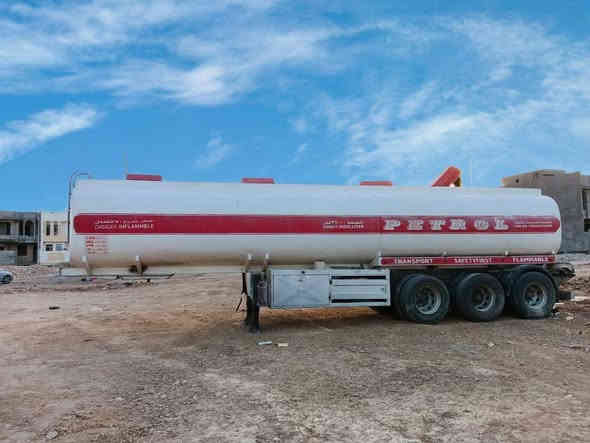 سلام عليكم  
سكانيه موديل 95 سنوية جديد طوناج جديد 

حجمه 143 كير 3.3 جي بي س تخم تاير سياره جاهزة 

لشغل سعره 220 بيه مجال الاستفسار ع الرقم 

***********
