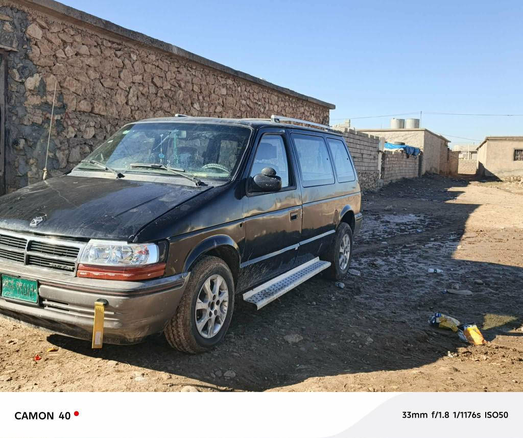 دوج كلايزر قصيرة 7 راكب
موديل 1991 نينوي  عندي وكالة باركود بأسمي وراعيها موجود
محرك 4 جيد  كير كهربائي جيد 
بطارية جيدة
تخم اطارات 90% نظافة 
مقدم جديد 
تخم دسك + بنز، عمبار مع بريشر ياباني راس الثور جديد سايد بريك شغال 
 تبريد فقط كمبريسر ضعيف والباقي مشروط   
كهربائيات كلها شغالة
السعر33$ بي مجال قليل العنوان موصل مراوس

موبايل***********
