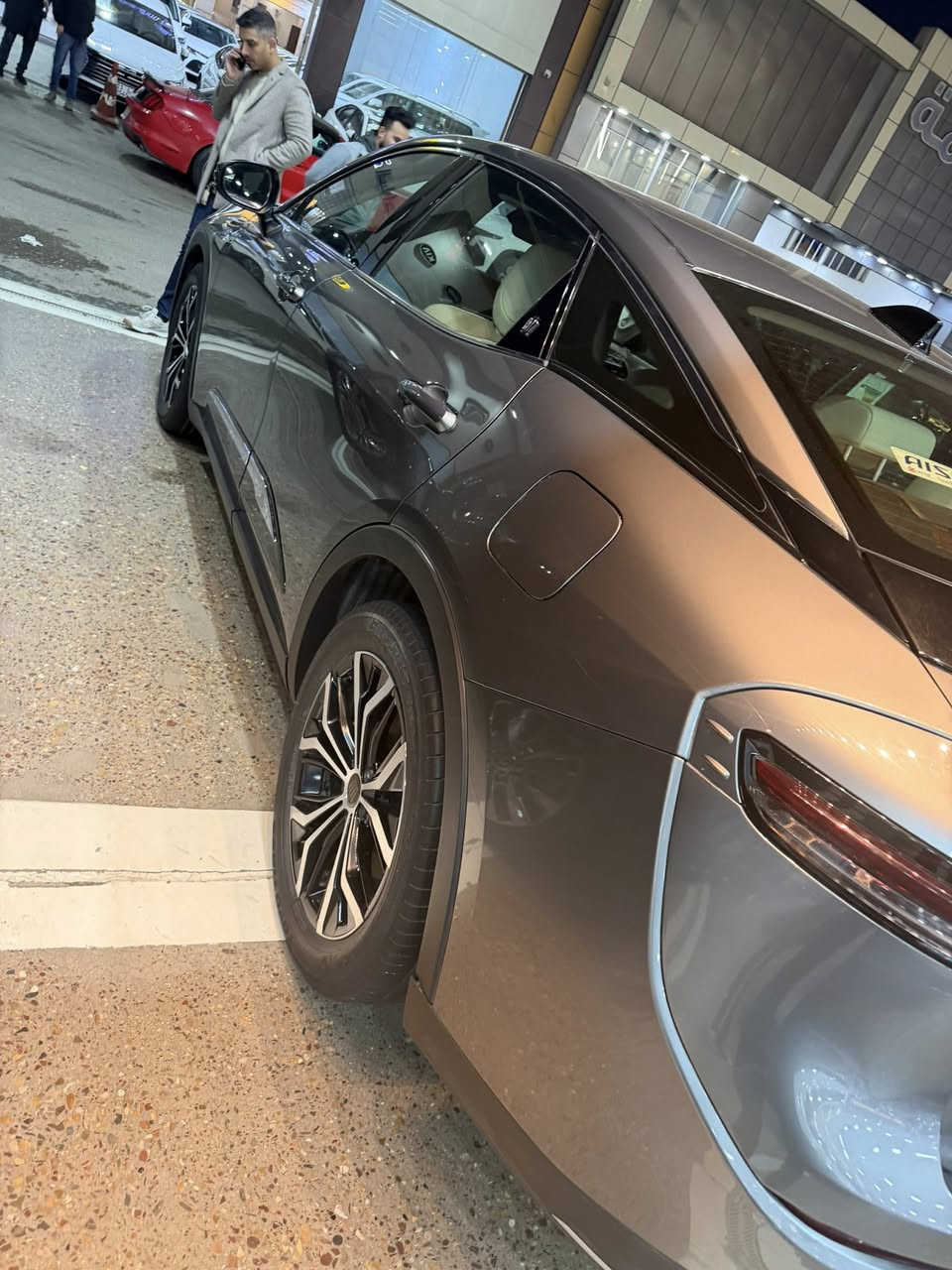 سلام عليكم
تايوتا كراون يريميوم فول مواصفات 
ماشي42000
موديل 24
السياره مكفوله 
ااسعر 30000$ 
***********
