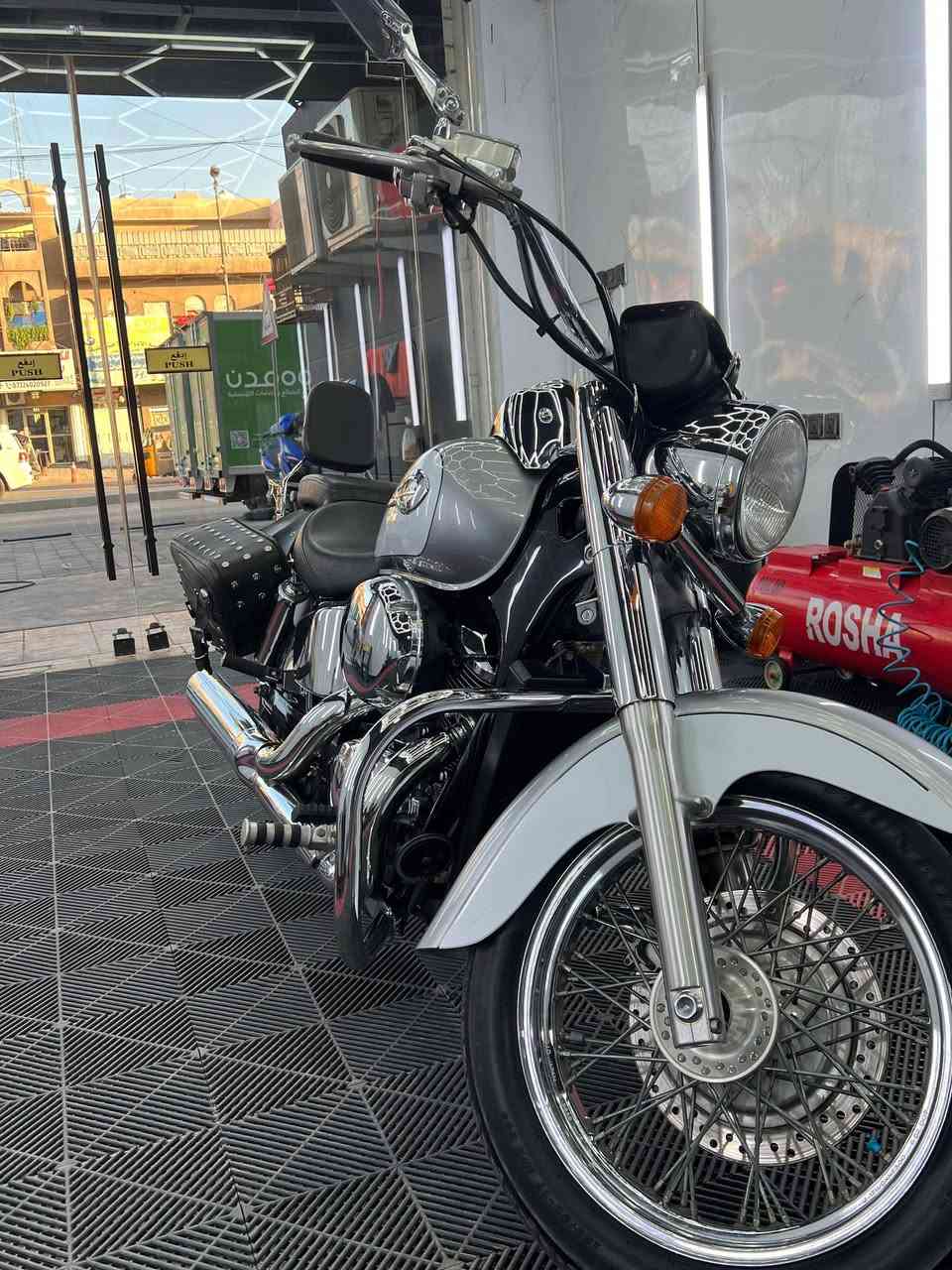 سلام عليكم هوندا شادو 400cc 
دراجه مكفولة كفاله عامه 
مكينه جديده 
ولكهربائيات ولكاله 
لادوانز لا كلشي
نيكل جديد
دراجه دخول جديد
استفسار ***********
