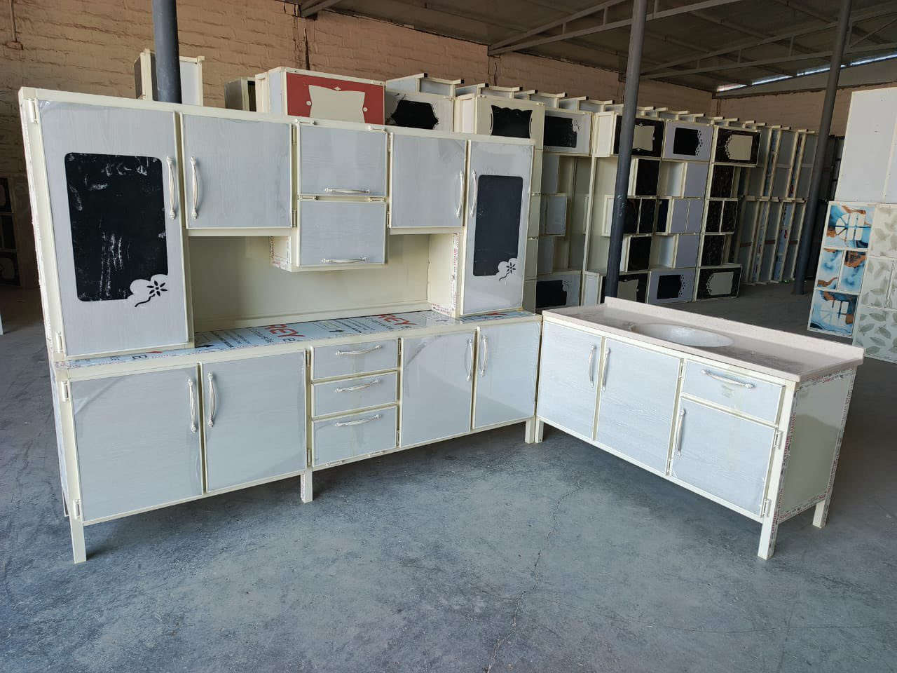 كاونتر ارضي وملحق قياس مترين ونص 
مع سنك مرمر قياس متر ونص 

بسعر مناسب  متوفر توصيل


**إذا كنت صاحب هذا الإعلان وتريد حذفه لأي سبب، رجاءا أرسل رسالة إلى الدعم الفني**