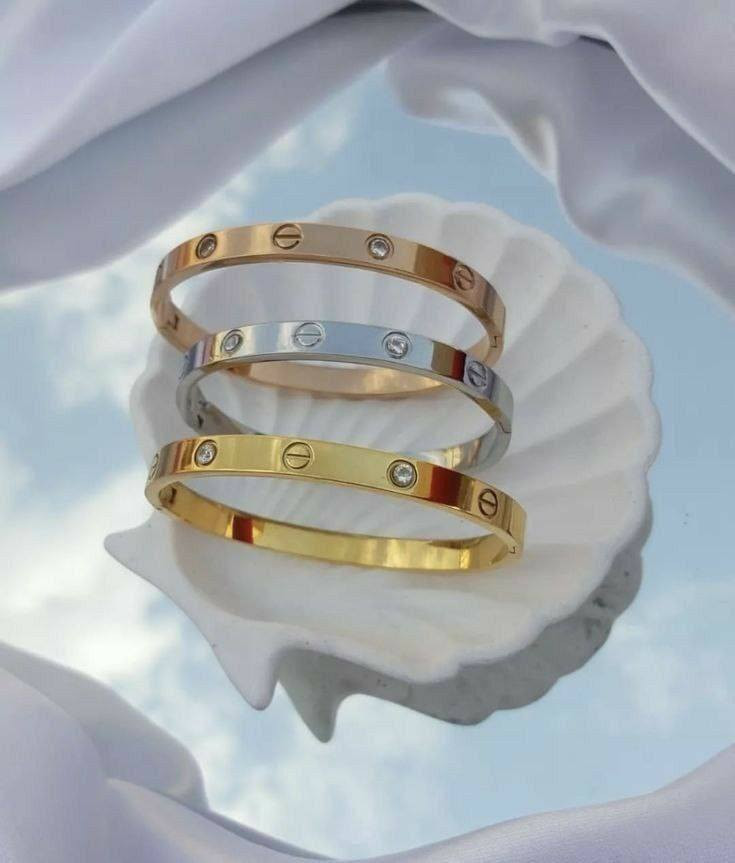 الأناقة تبدأ من التفاصيل الصغيرة،  ✨

 #اكسسوارات السيت الثلاثي 😍الي حبيتو رجع توفر مره ثانيه ☺️🌸

السعر  10 الاف 

✨للحجز والاستفسار التواصل على الخاص دايركت 🏃‍♂


**إذا كنت صاحب هذا الإعلان وتريد حذفه لأي سبب، رجاءا أرسل رسالة إلى الدعم الفني**