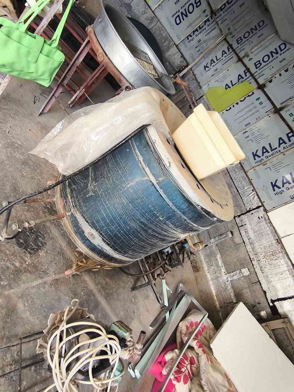 سبلت ئەسڵ تازە خاوێن هەوای بە1دەقە‌ دوو ژورت بۆ دەکا بەسەهۆڵ بەشەرت و ضەمان ئەسڵ شتی نایاب نرخی310هەزار
تەنور غازەکەش ئەسڵە و تازەیە دوسێ جار نانی پێ کراوە عالەگەی شەریکەی پێوەیە سعری 30هەزارە

سەحن سەنتەلایت گەورەکان لۆک بەکار نەهاتوەو دانەنراوە کارتۆن و ئەشیاکانی لەگەڵە سعری 15هەزار

شوێن پێڵاوەکە ئاسن و قورسە و ئەسڵە نرخی10هەزار

ژێر موبەڕیدەکەش 10هەزار بەرز و قایم و توند و تۆڵە 

ئەمانەی وتم سعریان قفڵێتی و بۆ مەعمەلە چات مەکە ڕیز.🌸


**إذا كنت صاحب هذا الإعلان وتريد حذفه لأي سبب، رجاءا أرسل رسالة إلى الدعم الفني**