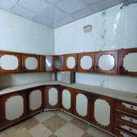 كاونتر خشب • قديم • قرب جسر ليلان