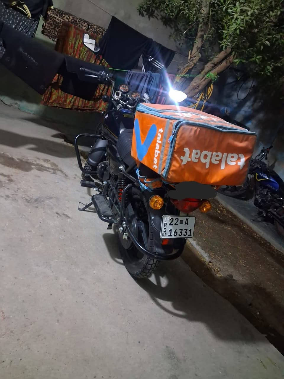 دراجة RK .C200 ماخذه من عجلة الخليج  رقم اربيل تحويل شوكت متريد
الدراجة بعدهة زيرو ماشية الف ونص مكاني المشتل عارضهة 
مليونين ونص قفل 2500 متوازي ع البيع 
بلشركة ب ٣ ملايين
موجود واتساب واتصال ***********
