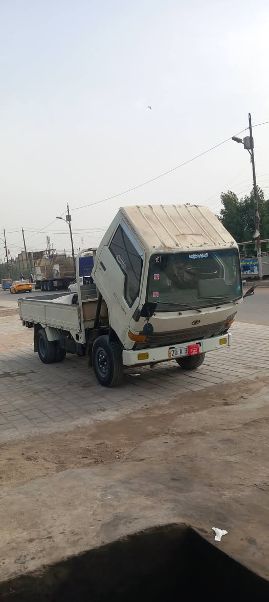 سلام عليكم للبيع داينة موديل ٩٤ محرك ١٤ بي رقم دولي بسمي ٢طن  *********** مكان بغداد
