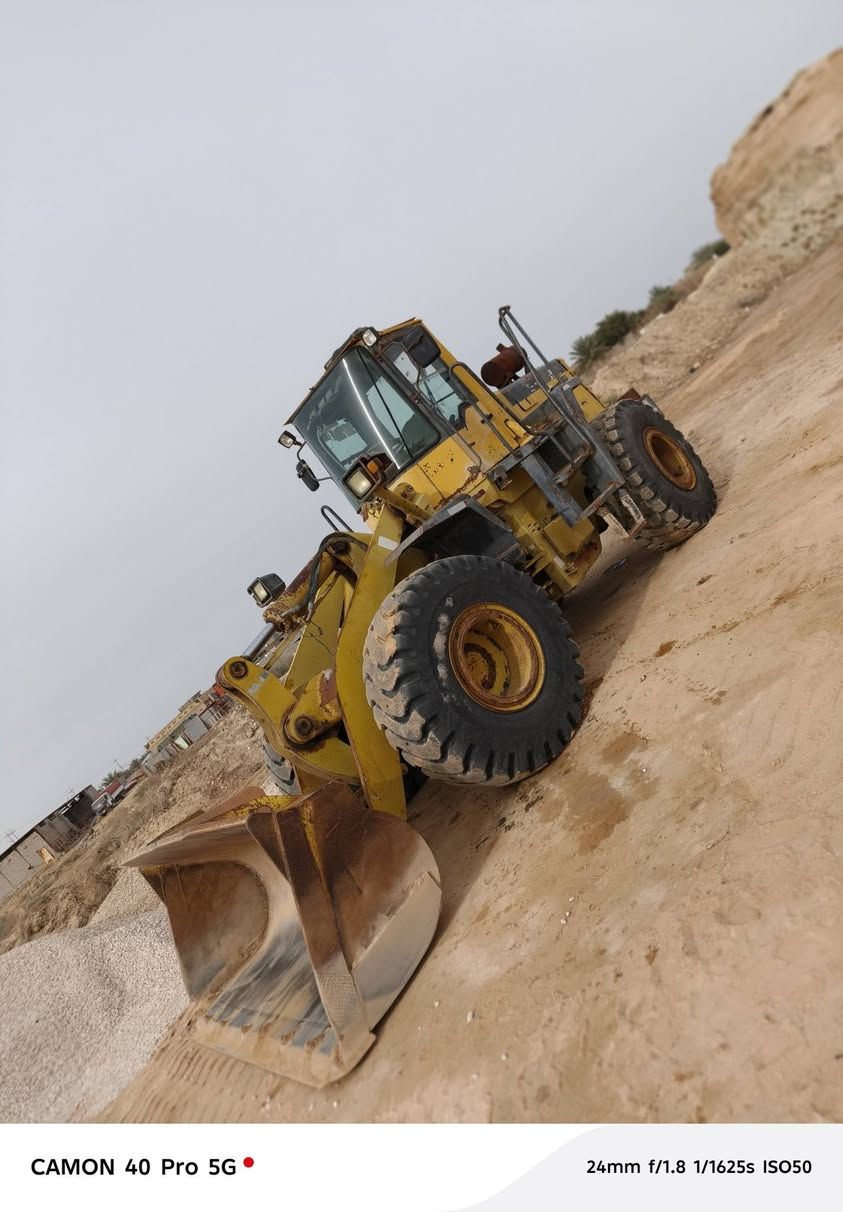 السلام عليكم شفل للبيع (كوماتسو) حجم 320 موديل ٩٧
إلا ستفسار ***********
