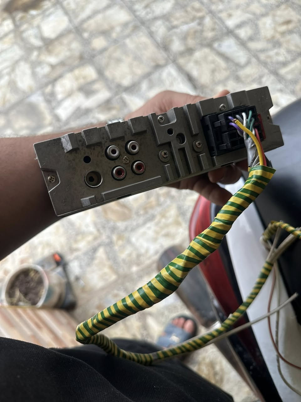 السلام عليكم ام بي ثري وسماعات شغلات وكل عطل مبيهن ينشدن للسياره وللدراجه وشاحنه جداحه مال تفضيخ وشغلات للبيع سعرهن مناسب هذا رقم واتصل *********** مكاني كوت (كوت ) خاجيه
