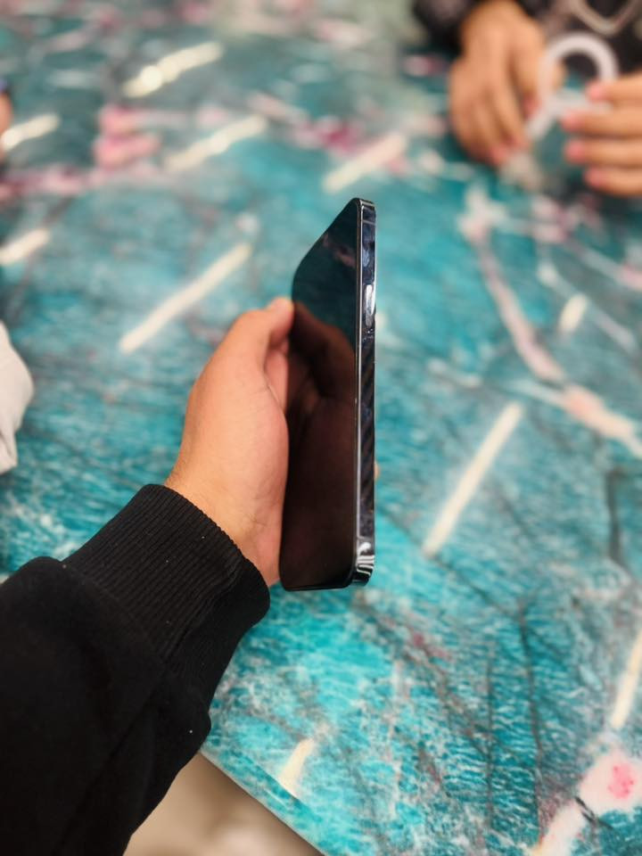 ذاكره 256بطاريته74شحنه كلش زين
شرق اوسط خطين ملحقات كامله بيه
فطر بل ضهر زغير مابين السعر 450 وبيه مجال حك الجيه ***********
