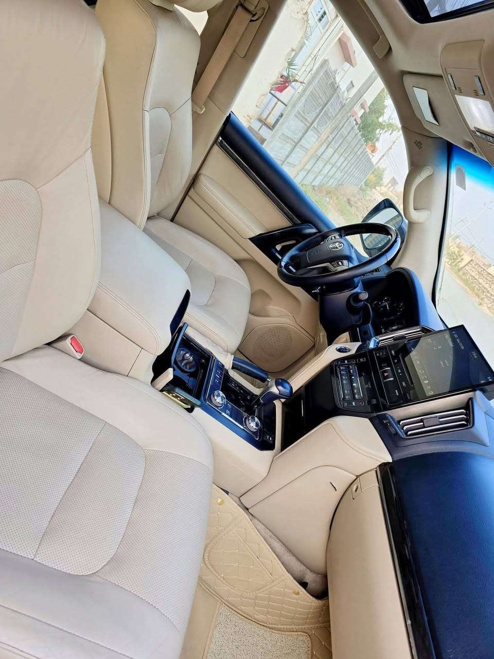 السلام عليكم
للبيع لاندكروز موديل 2020 ساز  

جديدة بمعنى كلمة اسبيرها منازل اللون ابيض صدفي
 رقم بغداد نكليزي  بسمي سنويه 2030

محرك 4000

V6

فول موصفات 1/1

بصمه تشغيل 

5 بصمه أبواب لمس 

تشغيل عن بعد 

فتحه سلايت

كشنات ثنين كهرباء 

كشنات جلد 

8ايرباك 

زراكات 

مري شفط 

شاشات خلفيه 

مطفايه حريق 

جنطه شفط 

عداد لكزز 

ثلاث قطع تبريد 

حساس امامي 

حساس خلفي  

وباقي موصفات ساز معروفه 

ماشيه 84ألف حقيقي 

ابيع على السونار بيها جاملغ وباب  والباقي مكفوله كفاله 
بيع او مراوس حسب القناعه

السعر 485$ اربع دفاتر و85 ورقة 

الاستفسار اتصل على الرقم   

***********
***********
