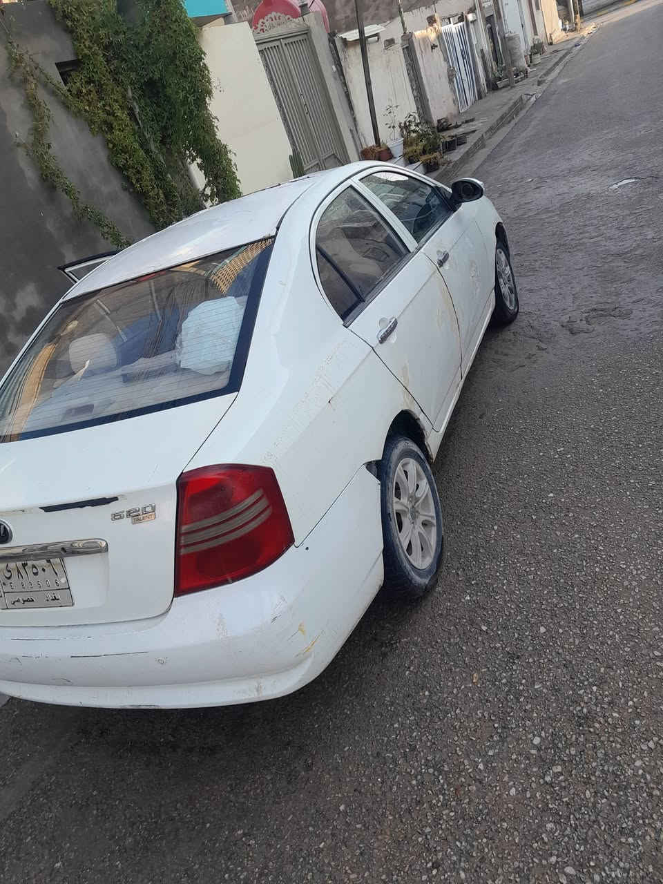 ليفان 2013 حجم 620 كير عادي رقم بغداد سنويه منتهيه مال مصرف وماندل راعيها ماعليها حجز بالشارع فقط حجزها بالمصرف موجوده بالنجف جاهزه من كير محرك وتبريد سعرها 25 وبيها مجال   ***********
