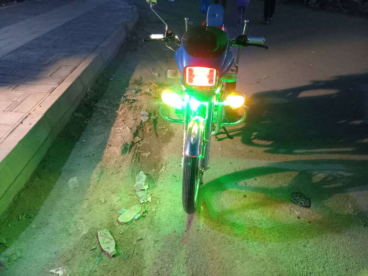 سلام عليكم دراجه بارت كلك كلك بس اتكفله من لسرقه برغي مامفتوح بيه موديل 24 طالعه ب25 دراجه جديده شوفت عينك بعدهي شركه السعر 850فقل***********
