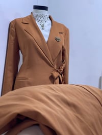 طقم ٣ قطع • مقاس ٤٢ • مناسب محجبات