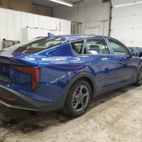 كيا فور • ٢٠٢٥ • بدون ايرباك