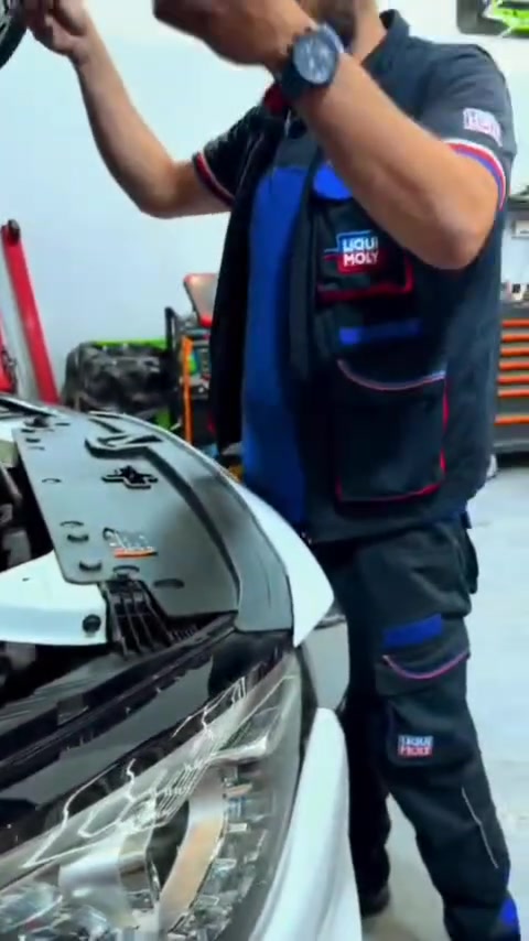 مركز فور فكس لخدمات السيارات اعظميه ساحه عنتر بتجاه ساحة دلال ***********

