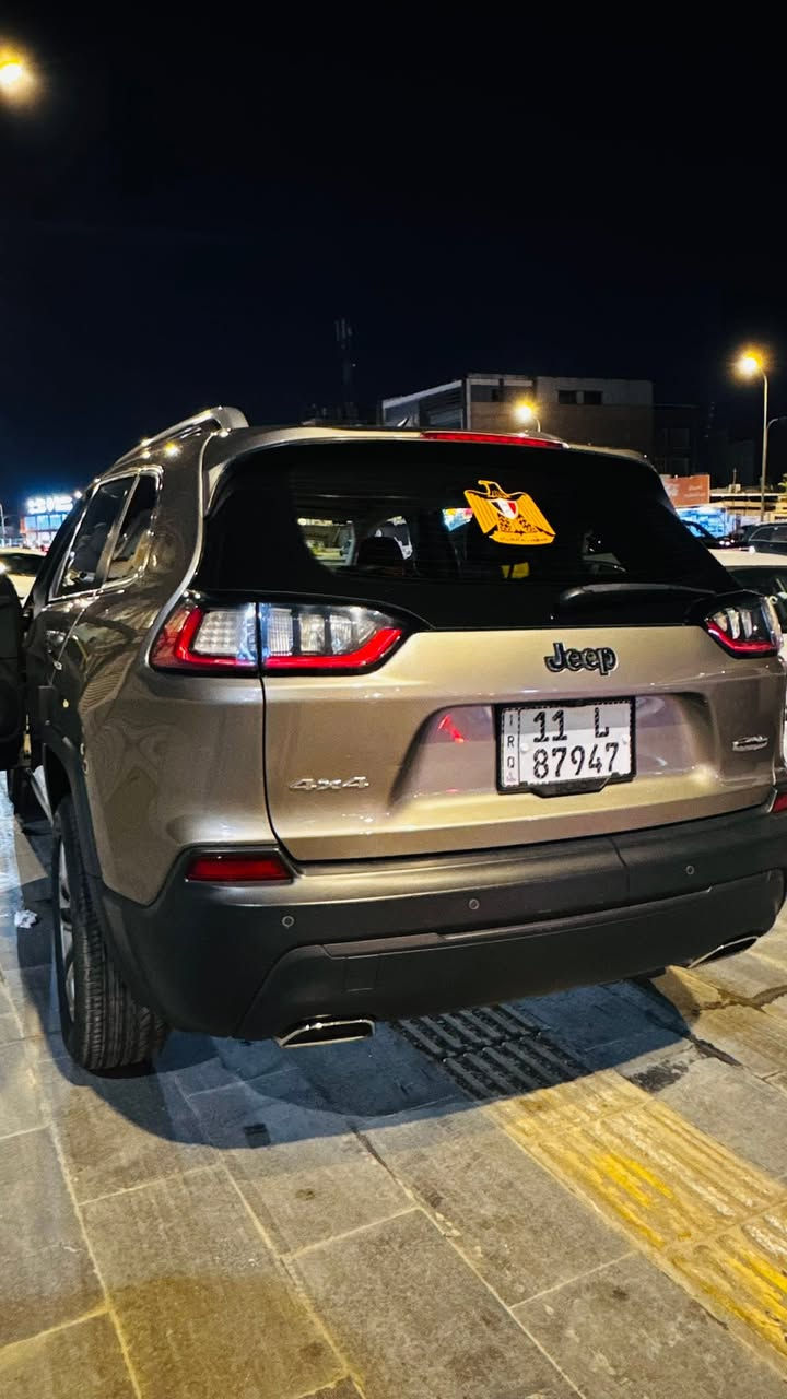 🚘 جيب بزون 2019 فور ويل  لايتود
✅ محرك 2000 تيربو
✅ الممشى: 107 ألف كم
✅ حدادية خير من الله
✅ تبريد ثلج
✅ رقم بغداد جديد (مشروع وطني) بااسمي 
✅ تايرات جديدة
✅ إدامة كاملة 
✅ السيارة نظيفة جداً واستعمال شخصي

🔹 حادث خفيف  وتم إصلاحه بشكل ممتاز، ضرره بالعراق فقط بجانب السائق يم يده الباب دحجه صغيره  عند الحافة.
🔹 دواخل السيارة وبديها نظيفة جداً ومال جناي.
🔹 السيارة جاهزة ولا تحتاج أي مصروف.

💰 السعر: 135 ورقة للاستفسار ***********
