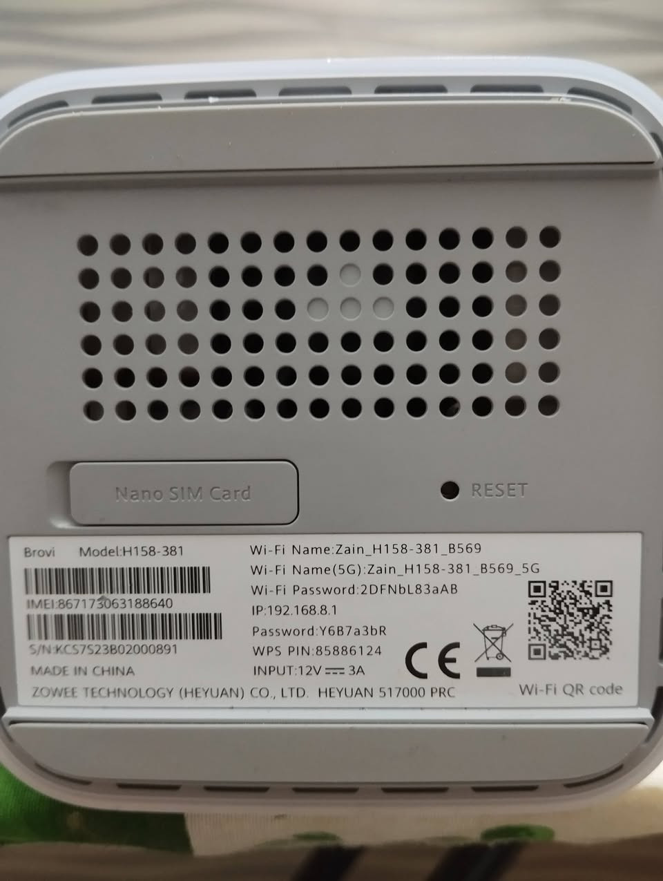 للبيع راوتر إنترنت  من شركة Huawei
4g +5g
الموديل: H158-381
✅ يشتغل خط زين فقط 
✅ كات 22
✅ يدعم شبكات 5G
✅ واي فاي 6 AX7200 
✅ تغطية قوية وثبات ممتاز
✅ منفذ 2.5Gbps للأداء العالي
✅ مناسب للألعاب، البث، والعمل من المنزل
✅ يتحمل عدد كبير من الأجهزة
💰 السعر 80 الف مع التوصيل


**إذا كنت صاحب هذا الإعلان وتريد حذفه لأي سبب، رجاءا أرسل رسالة إلى الدعم الفني**