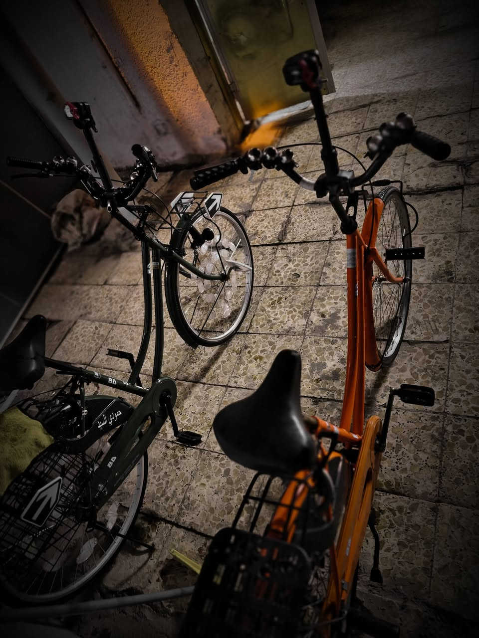 بـايسكـلات للـبيع الزيتوني ١٣٥ جديد والبرتقالي ٩٠وبي مجال امبدل قبع صينية فقط ***********
