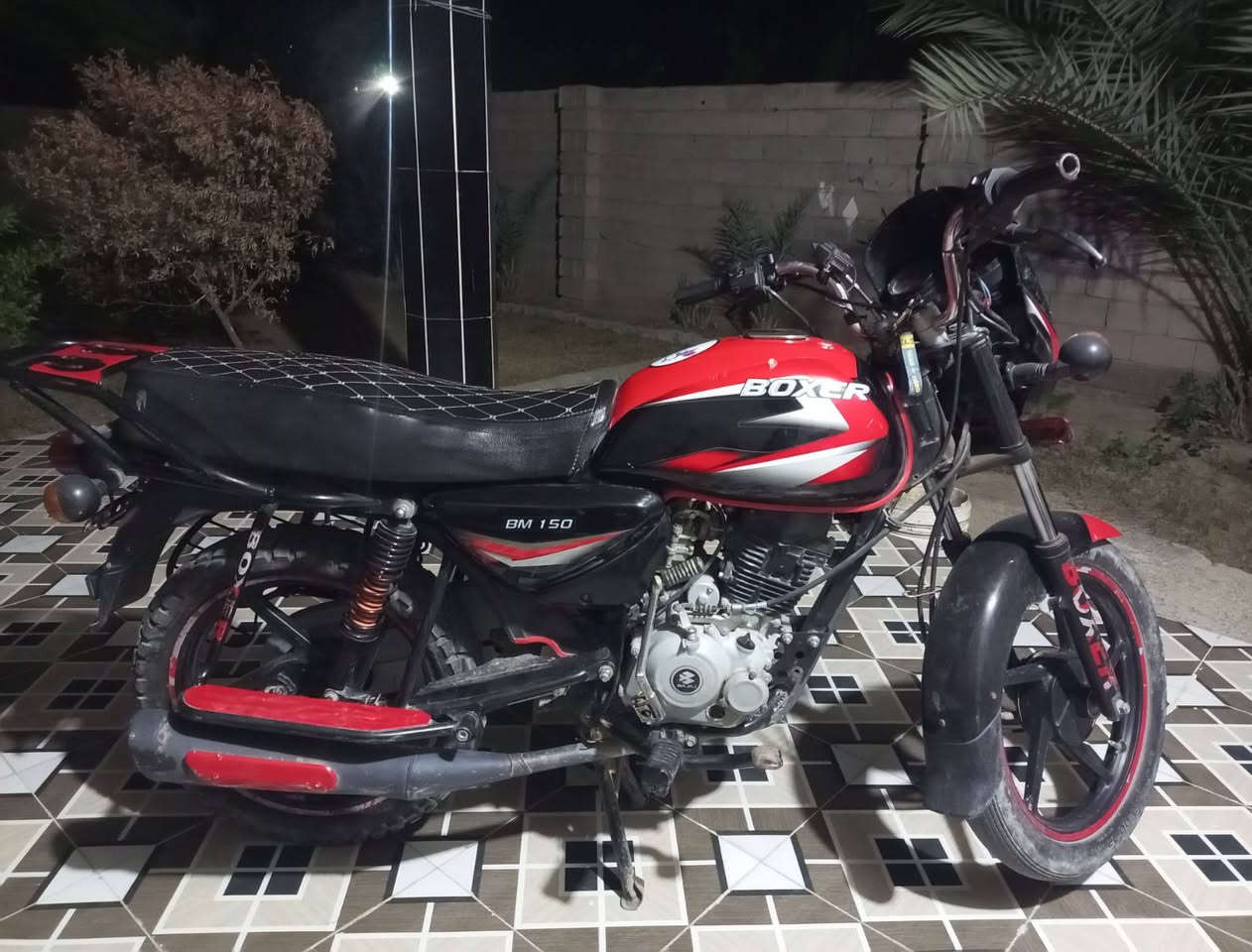 بوكسر موديل 21مرقم رقم وسنويه بغداد رقم نكليزي سعر 1500مكاني تقاطع عبد الله بن علي***********
