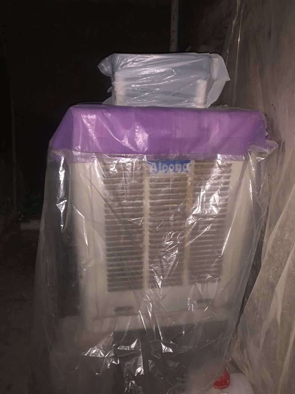 الغراض للبيع ميز مكتبة ب٥٠ الف ومبردات عدد ٣ ب١٥٠ الف ومكنسه كهربائيه ب٢٥ الف مكاني حي اور السعر خاص اتصال ***********
