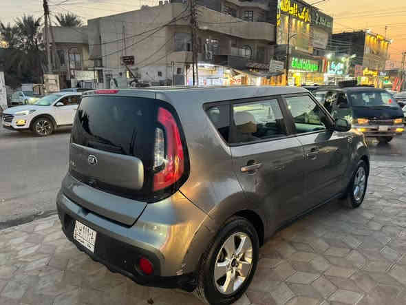 السلام عليكم كيا صول للبيع ٢٠١٩ ماشيه ٥٨ الف حادثه مرفوق بل صور  (سعر  ١١٥ وبيه مجال  ) رقم بغداد باسمي تحويل مباشر مكاني غزاليه شارع كفائات ***********
