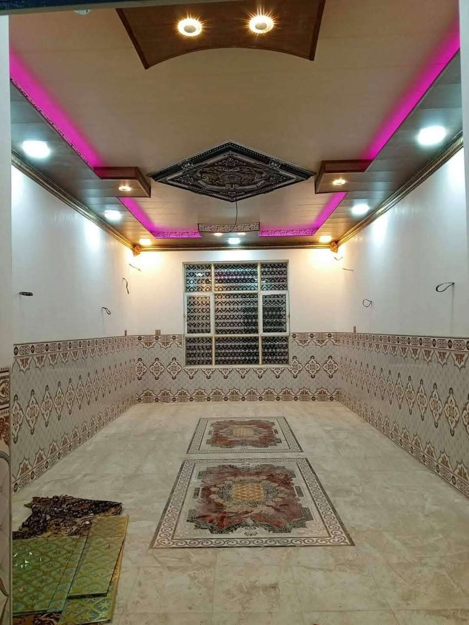 السلام عليكم خلفه سقوف ثانويه مربعات اشرطه شغل ليزر درجة اولى ***********
