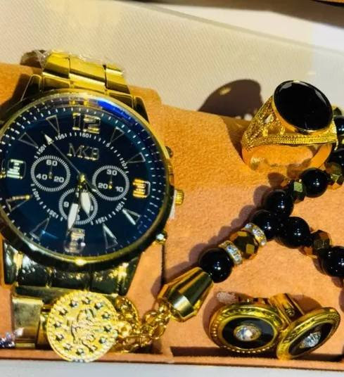 مع أرقى الهدايا!
الآن في محل أنس السعيدات، تشكيلة مميزة من:

الساعات  رجالي  الأنيقة


**إذا كنت صاحب هذا الإعلان وتريد حذفه لأي سبب، رجاءا أرسل رسالة إلى الدعم الفني**