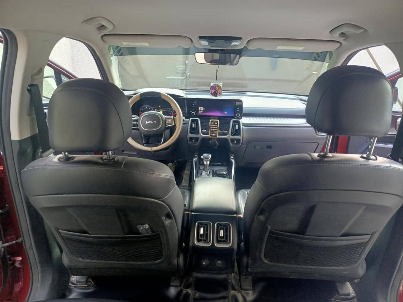 السلام عليكم
سورنتو موديل ٢٢ 

سبعة راكب رقم بابل جديد انكليزي بأسمي 

هزه جديدة سنوية جديدة 

سيارة واحد على واحد 

وارد أمريكي بيها خشم البنيد والجاملغ الحادث موضح بلصور 

مكاني بابل 

السعر ٢٢٠  قابل للتفاوض 

رقمي ***********
