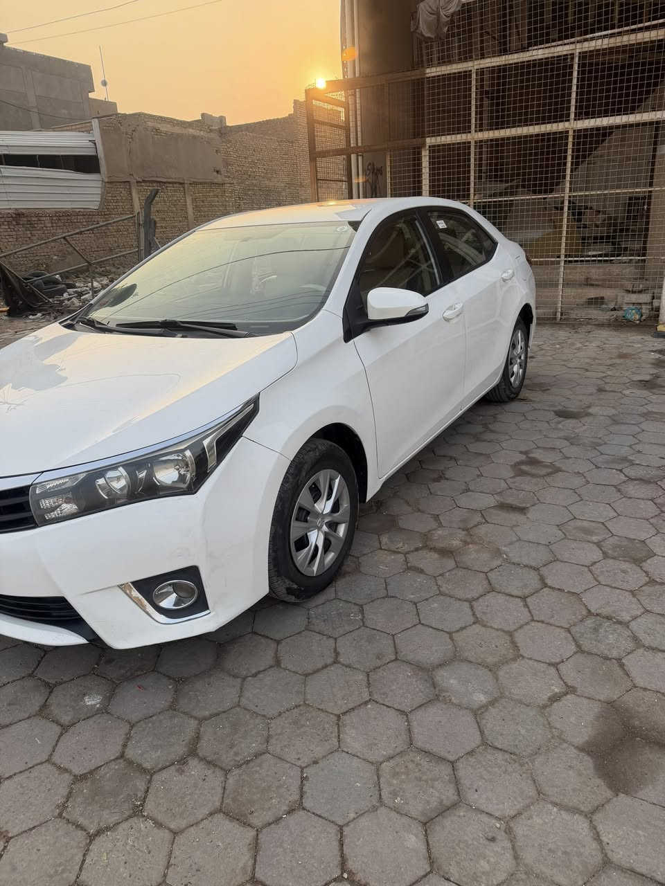 السلام عليكم كورلا 2015 خليجي مكفوله بسمي بغداد ماشيه 140 الف السعر  155$ أو مراوس ببرادو  مديل 18 19 20  (***********)
