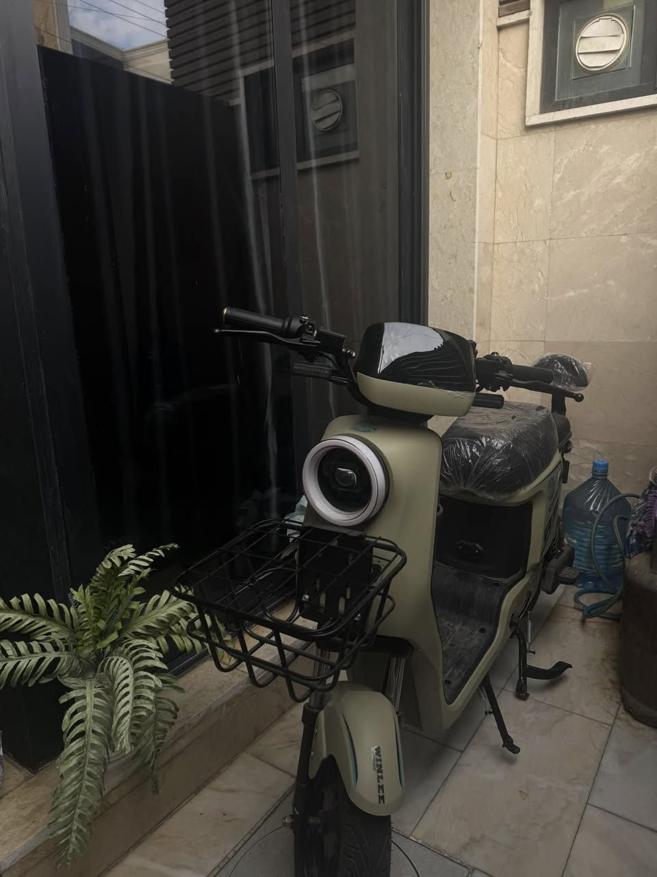 السلام عليكم دراجة شحن للبيع الدراجة زيرو ماماشيه نهائيًا اخذتها ب 600 رايدها ب 450 ما اقبل مراوس فقط بيع 
عنواني بغداد الاعظمية 
رقمي ***********
