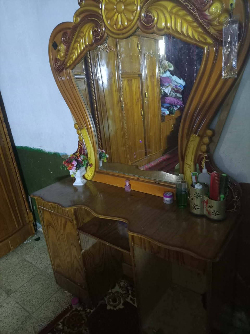 غرفه اخشاب للبيع سعر 500 وبيها مجال قليل العنوان كوت الجديده شارع الاقواس*********** هذا الرقم اتصال***********  هذا بس واتساب
