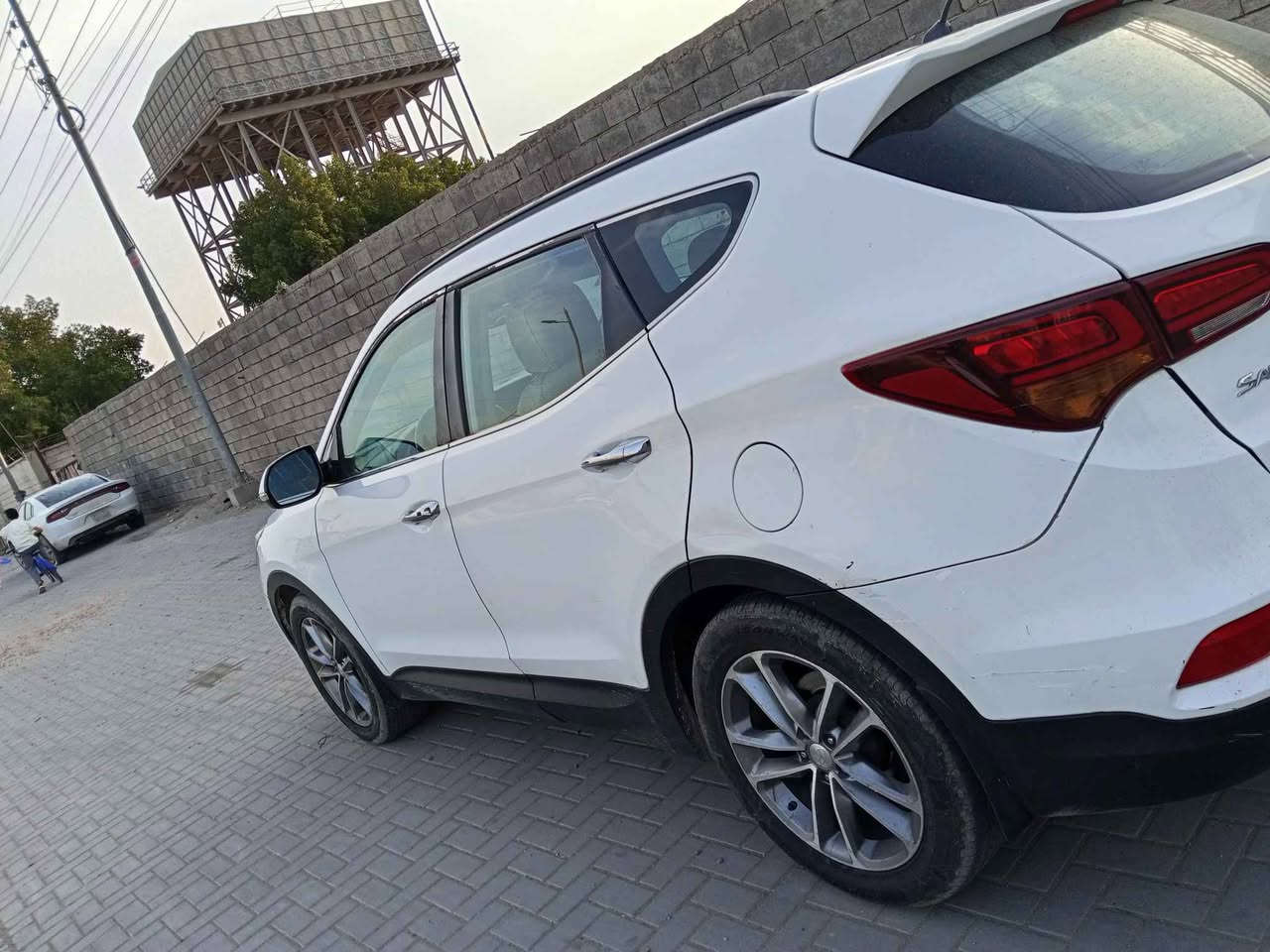 السلام عليكم سنتافي رقم بغداد الجديد  2018 خليجي 7 راكب 
6 سلندر 
بيه ثلاث قطع صبغ
فول مواصفات 
بصمه صندوك كهرباء كشنات جلد كهرباء 
بردات  شاشه كاميرا حساسات تبريد ثلاث قطع جاهزه السياره 
السعر 147
هاتف ‏‪0777 621 6580‬‏ البصرة, العراق
