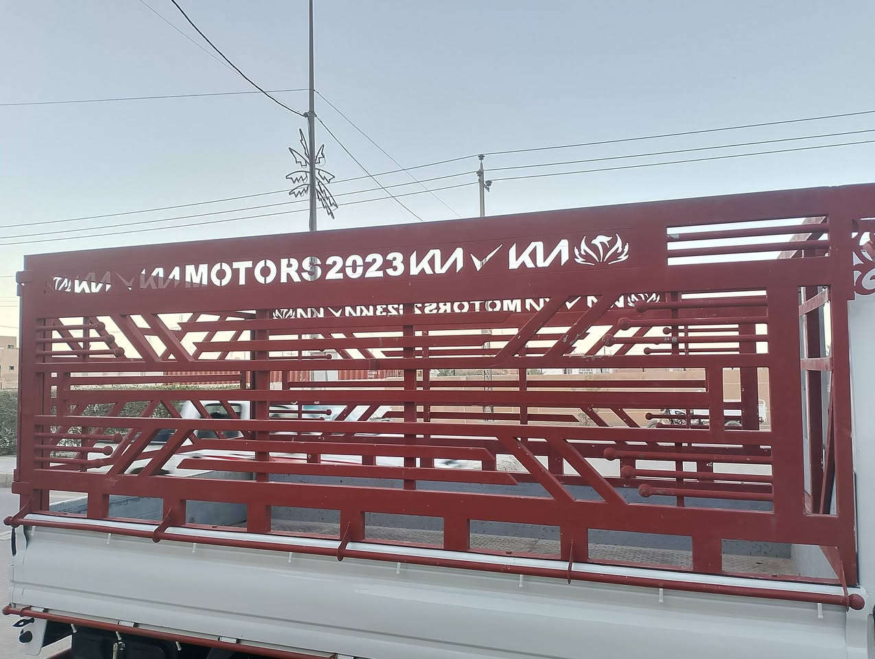 السلام عليكم محجر كيا بنگو فحل للبيع المحجر نضيف كلش لا خياس ولا زنجار حديد ثقيل تفصال الصويرة السعر 600وبي مجال ***********
