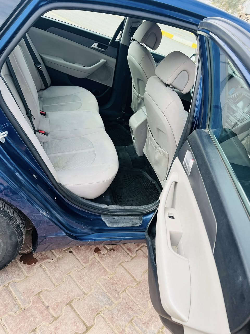 السلام عليكم ورحمة الله
سوناتا 2016
رقم سليمانيه لل31 هزه جديد تحويل ثاني يوم 
محرك وكير وتبريد وتدفئه كله بالشرط 
محرك 2400 Jbi مفتوح تبديل گازگية (عشان الدونز) شرط ما تسمع دوانز 
السياره جاهزه من كلشي 
الضرر :جاملق خلفي وباب خلفي اليسار 
شرط ماكو اي داخل والباقي مكفل 
السعر 118 وبيها مجال قليل 
للاستفسار اكثر *********** 
  *********** العنوان قضاء العلم
