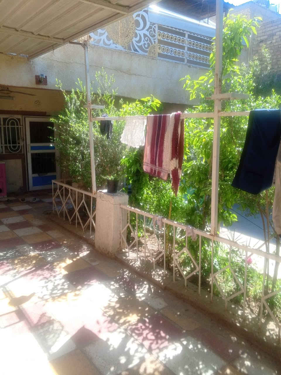 🧱 دار  للبــيع 🧱 طــــــابـــــــوصرف
#  طـــــــــــابقين 
ـــــــــــــــــــ
#المــــوقـــــع //الاكـــــــرمين
_________________
#االمساحــــــة //250م  
___________________
🔻 المحتويــــــات //
#الطابــــــــــــــق الأرضـــــــــي //
استقبــــال  وغــرف نـــوم عــدد 2 وهـــــــــــول ومطـــــــبخ ومجـمــــــــع صحـــــــــــيات وكــــراج  

 #الطابــــــــــــــق الثانــــــــــــي//
 غرفه نوم وهول ومجمع صحيات

🔻
______________________
للأستفســــار  عــــن السعـــــر يرجـــــى تـــــركـ تعليـــــق (السعـــــــــر) + رقـــم العـــرض داخـــل الصفحـــة وسيتـــم الـــــرد خــــاص
للأستفسار أكثر الاتصال او واتساب //  
📱***********
📱***********
                                          
او زيارة مكتب 🔻نبـــــــضـــــــــ بـــــــــابــــــــل للعقار  🔻
الكائن //  شارع الطــــــــمازيـــه مجــاور حلـويـات قصر الشام 
______________________
🔷 لمــــــن يــــــرغب فــــــي عــــــرض عقاره طابــــــو صــــــرف او زراعــــــي او تجــــــاري يرجــــــى مراســــــلتنا 🔷
