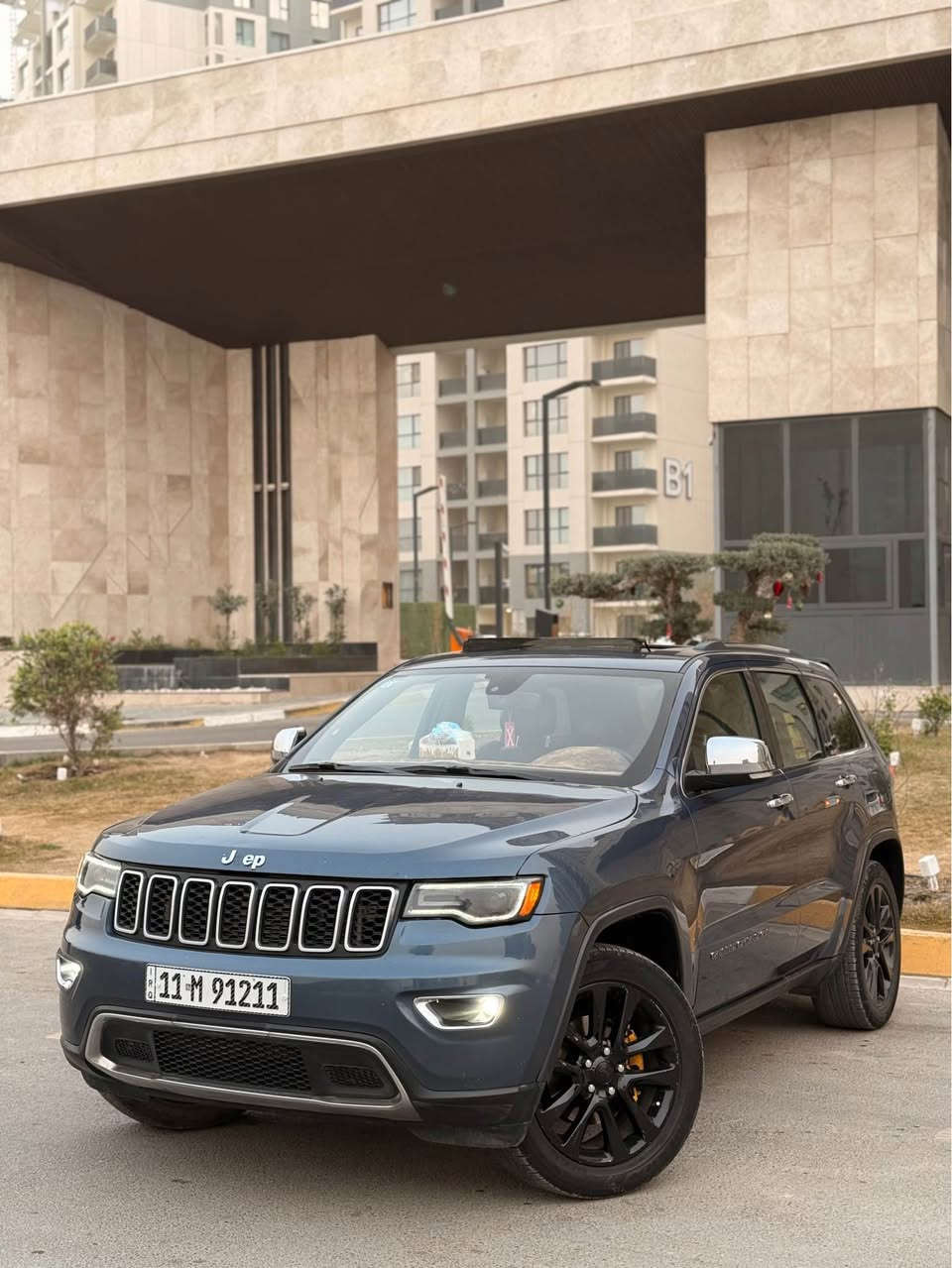 مكلفه بالنشر 
 (لمتد )كامل مواصفات
✨ موديل: 2019 
✨ فئة: Limited (لمتدد بلص)
✨ رقم بغداد بسمي تحويل ثاني يوم 
ماشيه 90الف ميل
💎 المواصفات الكاملة:
✔️ محرك 6 سلندر 3600
✔️ دبل (دفع رباعي)
✔️ فتحة سقف بانوراما
✔️ جلد فاخر وكالة
✔️ شاشة كبيرة 3 + نظام ملاحة
✔️ كاميرا خلفية + حساسات أمامي وخلفي توقف ذاتي
✔️ تشغيل بصمة (دخول وتشغيل بدون مفتاح)
✔️ ريموت ستارت (تشغيل عن بعد)
✔️ مقاعد كهرباء + تسخين مقاعد
✔️ مثبت سرعة
✔️ تخم تاير جديد
✔️ إنارة LED نهارية
✔️ نظام ثبات إلكتروني
🚗 السيارة استخدام شخصي، نظافة عالية جداً، فحص كامل.
🔥 ما تحتاج صرف نهائياً – عليها ادامه كامله.
💰 السعر 215وبيه مجال
الحادث بنيد فقط 
📞 للحجز والاستفسار:
*********** بغداد, العراق
