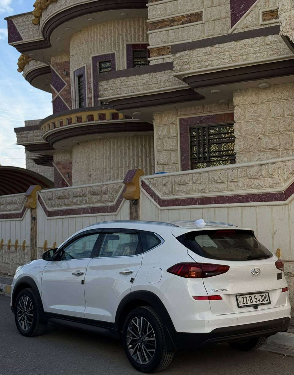 سلام عليكوم توكسان2019 رقم اربيل نكليزي جديد بسمي حد ٢٠٣٠كفاله من صبغ وتبديل وبارد حته دعميه مَصفات فول فول بس  بدون فتحه ماشيه ٥٩ الف من شركه يمنه سبير ول عده كله وضع شركه ما نازل  سياره جديد حيل وبل عافيه علا ياخذها سعر 213وبي مجال نشالله مكاني كركوك ***********ابو يوسف
