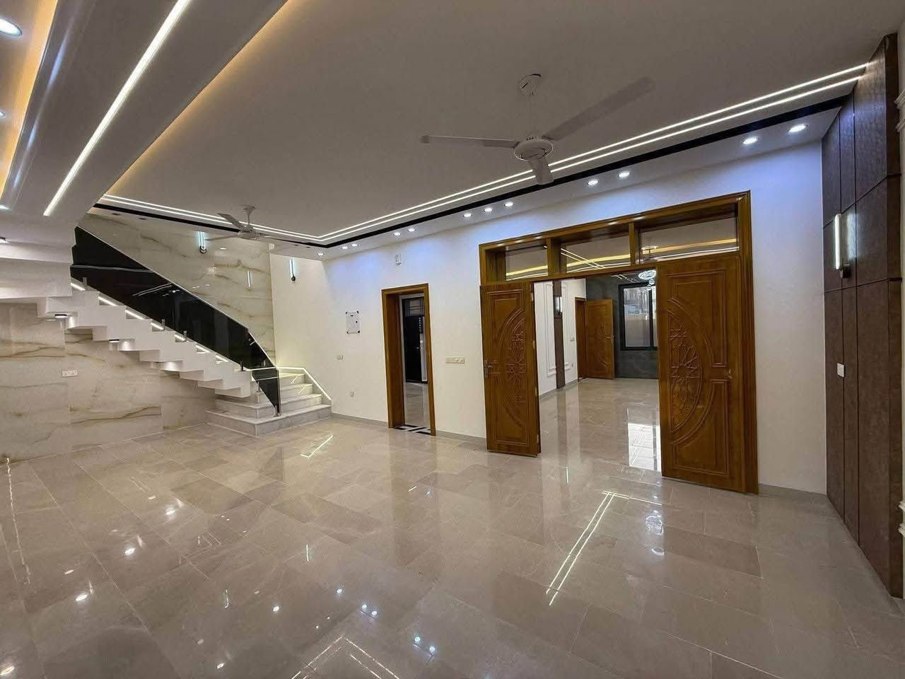 🧿اللهم صل ع محمد وال محمد🧿 
دار للبيع المساحة ٢٠٠متر. طابقين في حي الغري النجف الأشرف 
طابقين vip اربع غرف نوم مودرن 
موقع مميز وسعر مناسب 
للاستفسار مراجعة مكتب الدر أو الاتصال ع الأرقام المذكورة 

***********ابو عباس الجليحاوي 
يتوفر واتساب 
***********حسين الاعسم 
يتوفر واتساب 

#نستقبل_عروظكم_العقارية_في_كافة_احياء_النجف_الاشرف_اهلاً_وسهلاً النجف, العراق
