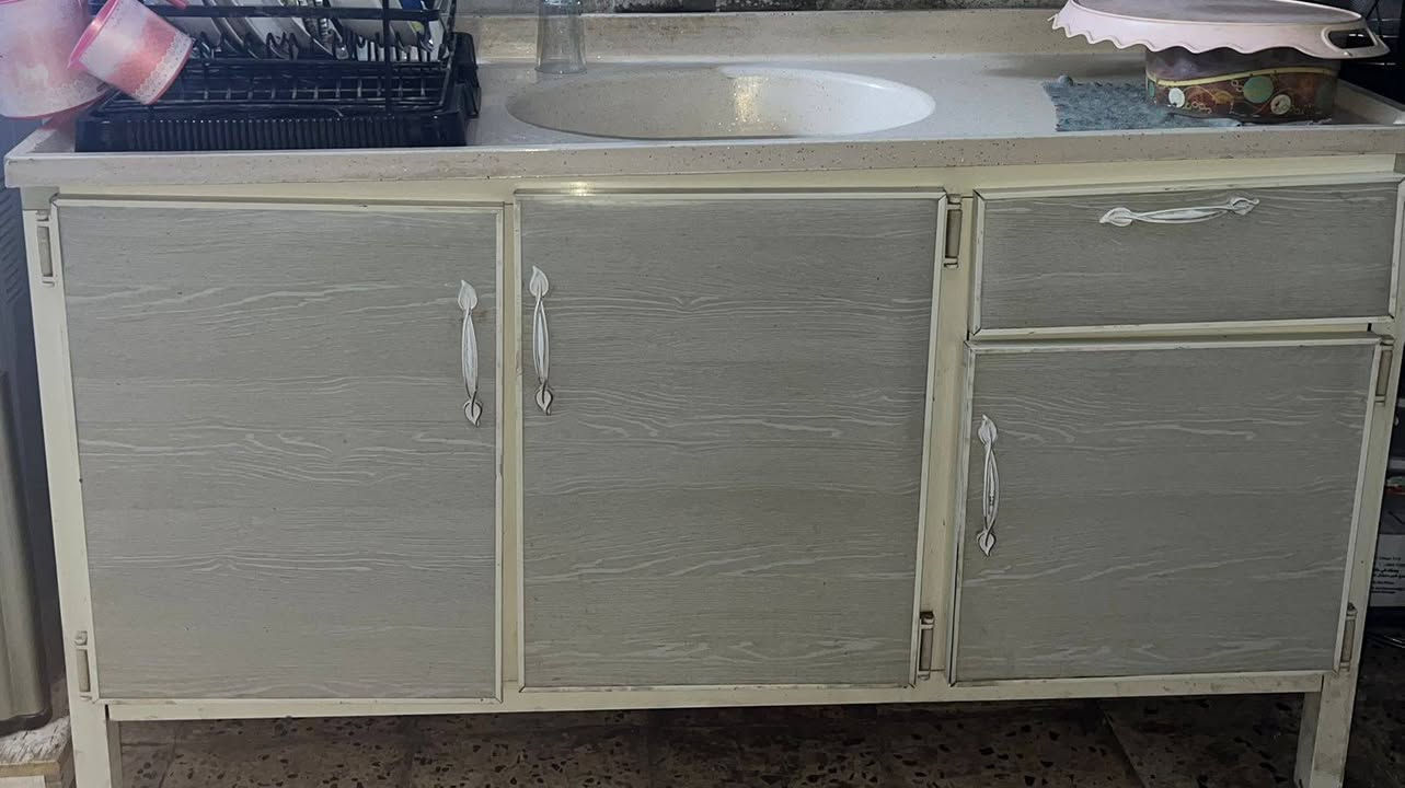 للبيع كاونتر 3 قطع السنك مرمر نضيف استعمال شهرين
السعر : 300 وبي مجال بسيط 
للاتصال :***********
بغداد - الدورة
